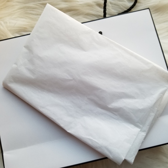 Chanel Beauty White Small Shopping Bag Packaging - Picture 6 of 8